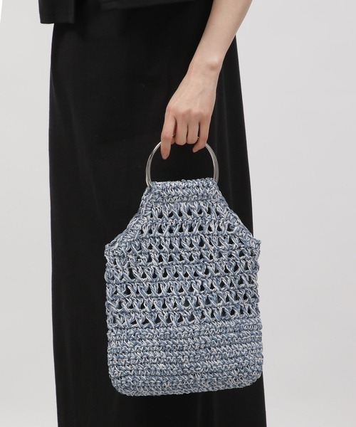 LAKOLE(ラコレ)の「メタルハンドル切替バッグ / 996443(ハンドバッグ・レディース・ブルー/ブラック・FREE)」の4枚目の写真