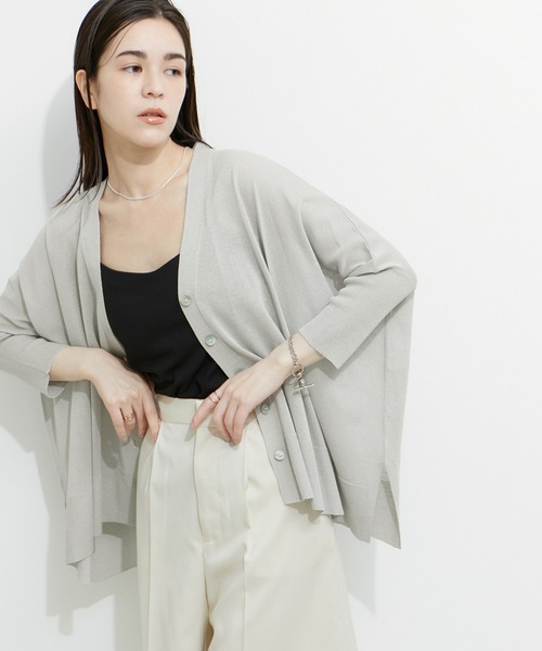 le cercle ADAM ET ROPE'(ルセルクルアダムエロペ)の「シアーラメカーディガン(カーディガン/ボレロ・レディース・ライトグレー/ブラック系その他/ブラウン系その他/ブルー系その他4・FREE)」の2枚目の写真