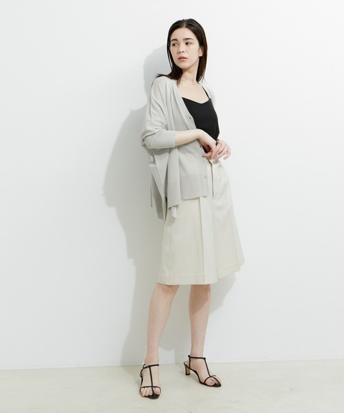 le cercle ADAM ET ROPE'(ルセルクルアダムエロペ)の「シアーラメカーディガン(カーディガン/ボレロ・レディース・ライトグレー/ブラック系その他/ブラウン系その他/ブルー系その他4・FREE)」の9枚目の写真