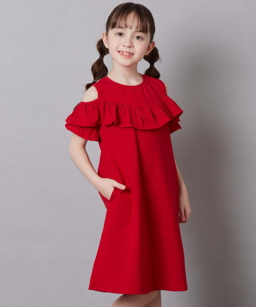 a.v.v（アーヴェヴェ）の「[100-130]オフショルフリルカットワンピース（ワンピース・キッズ・レッド/チャコールグレー/ブルー・130/120/100/110）」の3枚目の写真