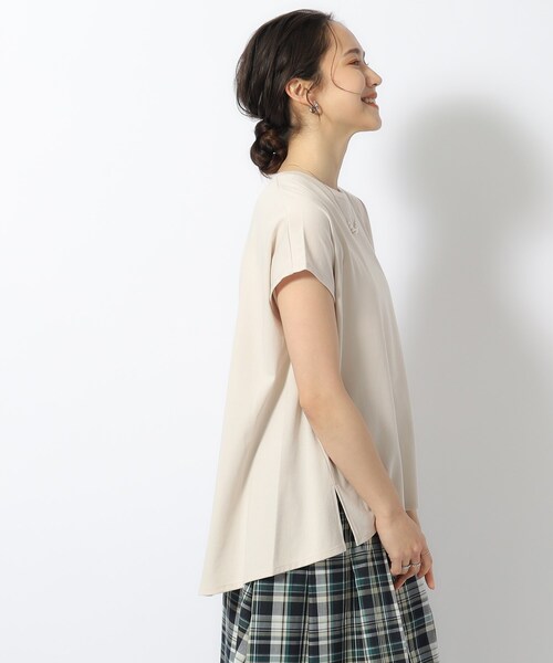 DRESKIP（ドレスキップ）の「【洗える/UV】Aライン 後ろタック フレンチトップス（Tシャツ/カットソー・レディース・ブラック/グリーン系/ライトイエロー系/ライトベージュ・02/03/04）」の14枚目の写真