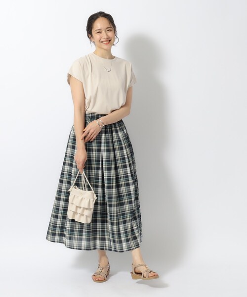 DRESKIP（ドレスキップ）の「【洗える/UV】Aライン 後ろタック フレンチトップス（Tシャツ/カットソー・レディース・ブラック/グリーン系/ライトイエロー系/ライトベージュ・02/03/04）」の15枚目の写真