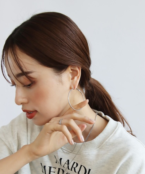 abaskdesign(アバスクデザイン)の「金属アレルギー対応 選べるサイズ シンプルフープステンレスピアス(ピアス(両耳用)・レディース・シルバー/ゴールド/シルバー系その他/ゴールド系その他・MEDIUM/LARGE)」の12枚目の写真