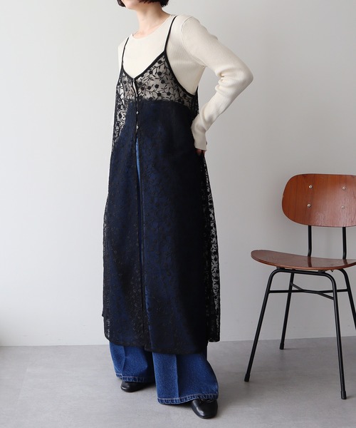 earth music&ecology（アースミュージックアンドエコロジー）の「チュールレースレイヤードキャミドレ（ワンピース・レディース・アイボリー/ブラック/グレイッシュブルー・FREE）」の18枚目の写真