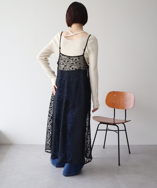 earth music&ecology（アースミュージックアンドエコロジー）の「チュールレースレイヤードキャミドレ（ワンピース・レディース・アイボリー/ブラック/グレイッシュブルー・FREE）」の16枚目の写真