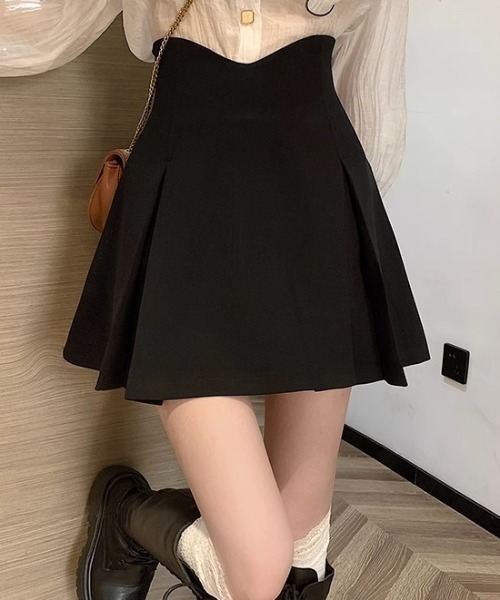tolene(トレネ)の「ハイウエスト サイドタック K-pop ミニスカート(スカート・レディース・ブラック・FREE)」の6枚目の写真