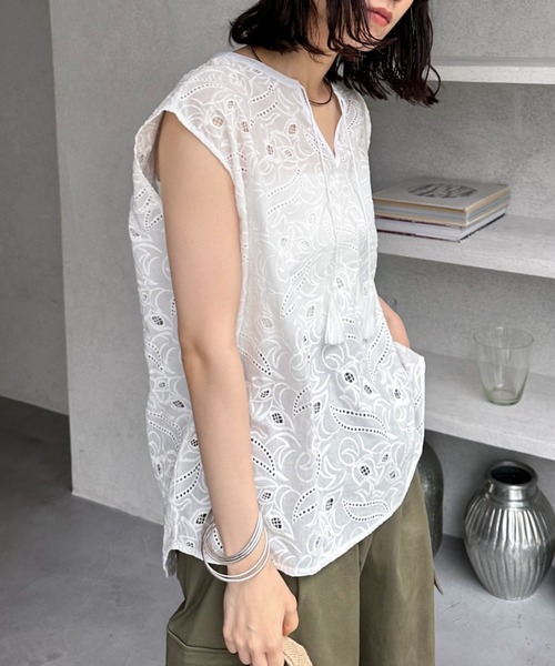 Doux archives（ドゥアルシーヴ）の「レースフレンチスリーブブラウス（シャツ/ブラウス・レディース・ピンク/ブラック/ホワイト・FREE）」の2枚目の写真