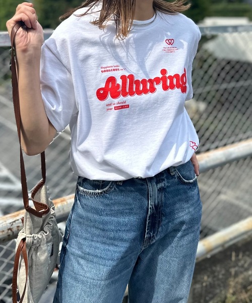 mi via loca(ミヴィアロカ)の「GILDAN ハート+Alluringロゴ半袖Tシャツ 【PT NO. MVL048 ※2A】(Tシャツ/カットソー・レディース・オフホワイト/ナチュラル/ブラック/サックスブルー・MEDIUM/LARGE)」の9枚目の写真