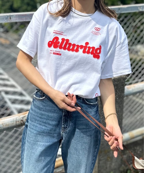mi via loca(ミヴィアロカ)の「GILDAN ハート+Alluringロゴ半袖Tシャツ 【PT NO. MVL048 ※2A】(Tシャツ/カットソー・レディース・オフホワイト/ナチュラル/ブラック/サックスブルー・MEDIUM/LARGE)」の5枚目の写真