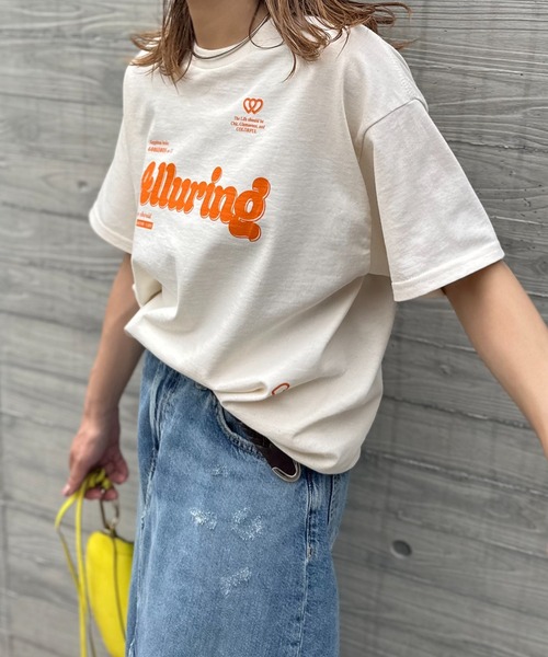 mi via loca(ミヴィアロカ)の「GILDAN ハート+Alluringロゴ半袖Tシャツ 【PT NO. MVL048 ※2A】(Tシャツ/カットソー・レディース・オフホワイト/ナチュラル/ブラック/サックスブルー・MEDIUM/LARGE)」の18枚目の写真