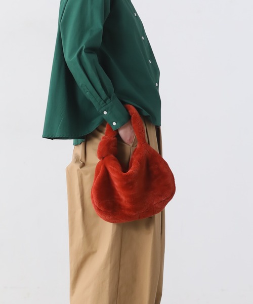 Kelen（ケレン）の「「KELEN/ケレン」ノットデザイン エコファーバッグ（トートバッグ・レディース・ライトカーキ/ピンク/オレンジ/ブルー・FREE）」の4枚目の写真