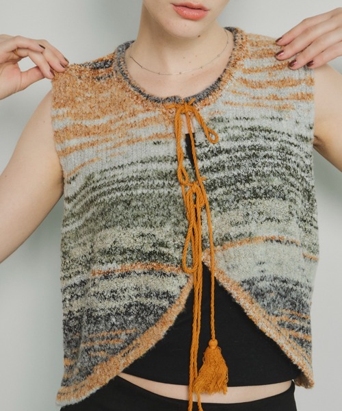 Unitage（ユニテージ）の「ブークレグラデーションニットベスト（ベスト・レディース・グレー/ブルー・FREE）」の15枚目の写真