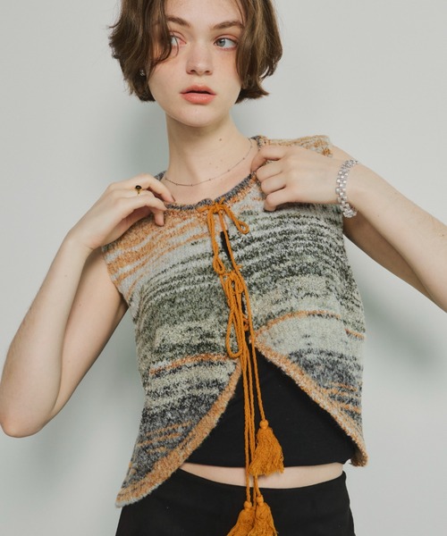 Unitage（ユニテージ）の「ブークレグラデーションニットベスト（ベスト・レディース・グレー/ブルー・FREE）」の13枚目の写真