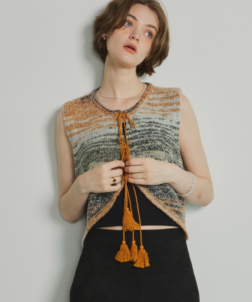 Unitage（ユニテージ）の「ブークレグラデーションニットベスト（ベスト・レディース・グレー/ブルー・FREE）」の12枚目の写真