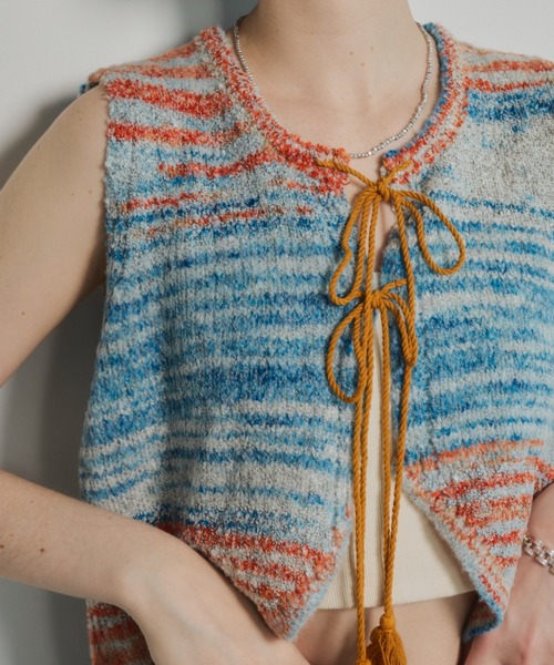 Unitage（ユニテージ）の「ブークレグラデーションニットベスト（ベスト・レディース・グレー/ブルー・FREE）」の8枚目の写真