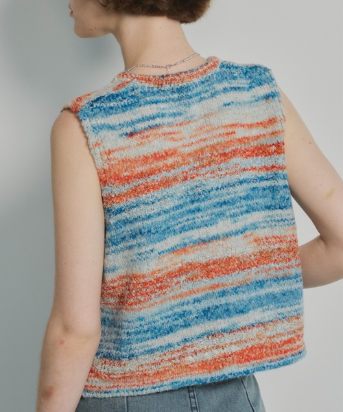 Unitage（ユニテージ）の「ブークレグラデーションニットベスト（ベスト・レディース・グレー/ブルー・FREE）」の5枚目の写真