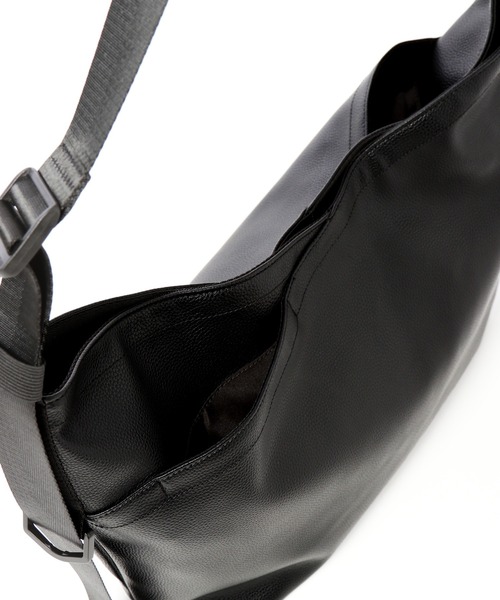 RAGEBLUE（レイジブルー）の「シンセティックレザー/ラージショルダーバッグ（ショルダーバッグ・メンズ・ブラック・FREE）」の18枚目の写真