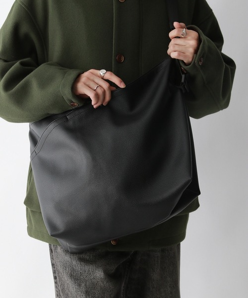 RAGEBLUE（レイジブルー）の「シンセティックレザー/ラージショルダーバッグ（ショルダーバッグ・メンズ・ブラック・FREE）」の10枚目の写真