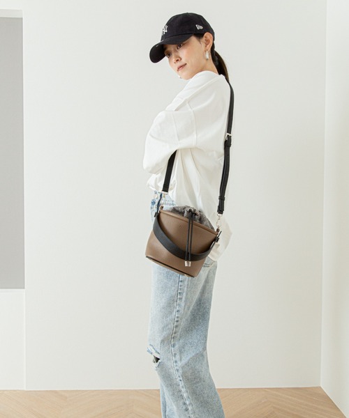 Rename（リネーム）の「Rename 2way コンビ 巾着 トート ハンド ショルダーバッグ （ショルダーバッグ・レディース・モカ/ブラック系その他/アイボリー/ブラック・FREE）」の14枚目の写真