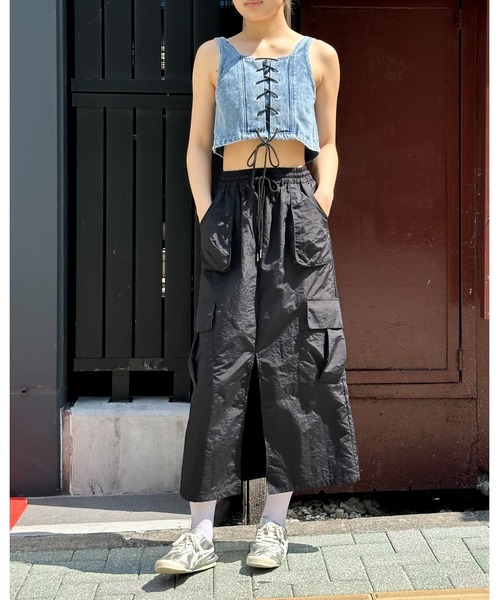 3.3 Field Trip （3.3フィールドトリップ）の「3.3 Field Trip／ナイロンカーゴロングスカート（スカート・レディース・チャコール/ブラック・FREE）」の3枚目の写真