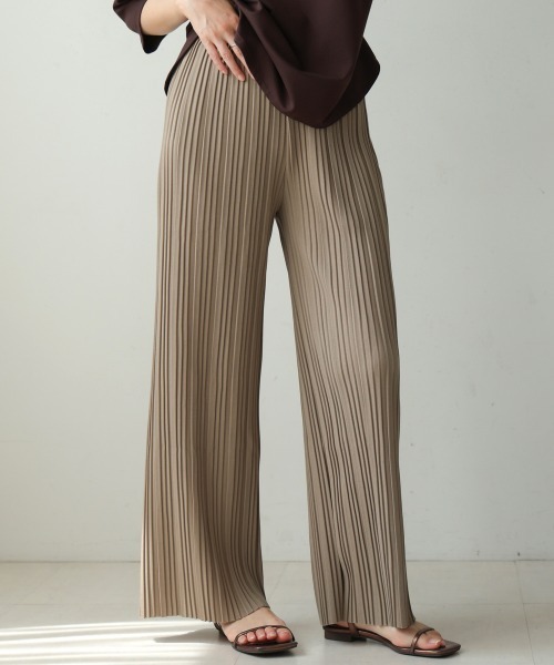 Bou Jeloud（ブージュルード）の「プリーツパンツ（その他パンツ・レディース・オフホワイト/ブラック/グレイッシュベージュ・M）」の3枚目の写真
