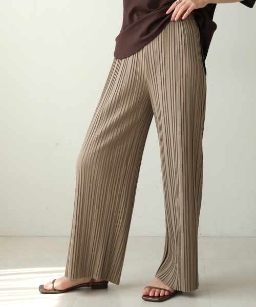 Bou Jeloud（ブージュルード）の「プリーツパンツ（その他パンツ・レディース・オフホワイト/ブラック/グレイッシュベージュ・M）」の14枚目の写真