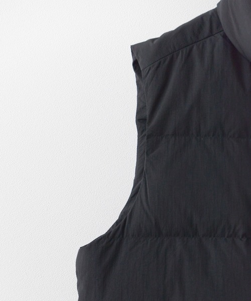 Calvin Klein(カルバン・クライン)の「Calvin Klein/カルバンクライン AR- ESSENTIALS DOWN VEST ベスト(ダウンベスト・メンズ・ブラック・M/S/L)」の3枚目の写真