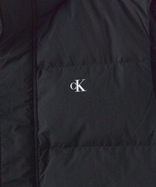 Calvin Klein(カルバン・クライン)の「Calvin Klein/カルバンクライン AR- ESSENTIALS DOWN VEST ベスト(ダウンベスト・メンズ・ブラック・M/S/L)」の4枚目の写真