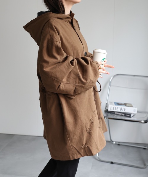 CREARE -LINO-（クレアーレリノ）の「＜ユニセックス＞ダメージ加工ミリタリーコート/フード付き/微起毛（その他アウター・レディース・ブラウン/アイボリー・FREE）」の14枚目の写真
