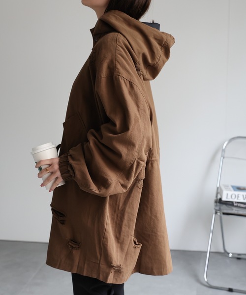 CREARE -LINO-（クレアーレリノ）の「＜ユニセックス＞ダメージ加工ミリタリーコート/フード付き/微起毛（その他アウター・レディース・ブラウン/アイボリー・FREE）」の16枚目の写真