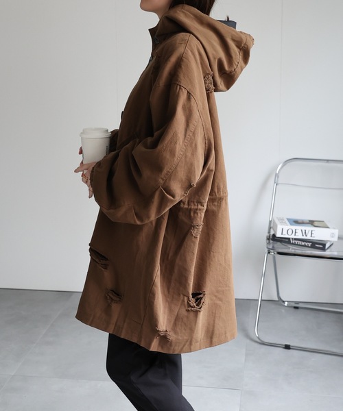 CREARE -LINO-（クレアーレリノ）の「＜ユニセックス＞ダメージ加工ミリタリーコート/フード付き/微起毛（その他アウター・レディース・ブラウン/アイボリー・FREE）」の18枚目の写真