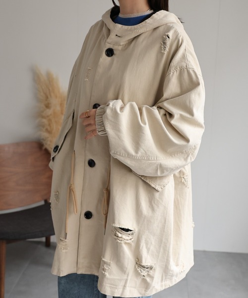 CREARE -LINO-（クレアーレリノ）の「＜ユニセックス＞ダメージ加工ミリタリーコート/フード付き/微起毛（その他アウター・レディース・ブラウン/アイボリー・FREE）」の7枚目の写真