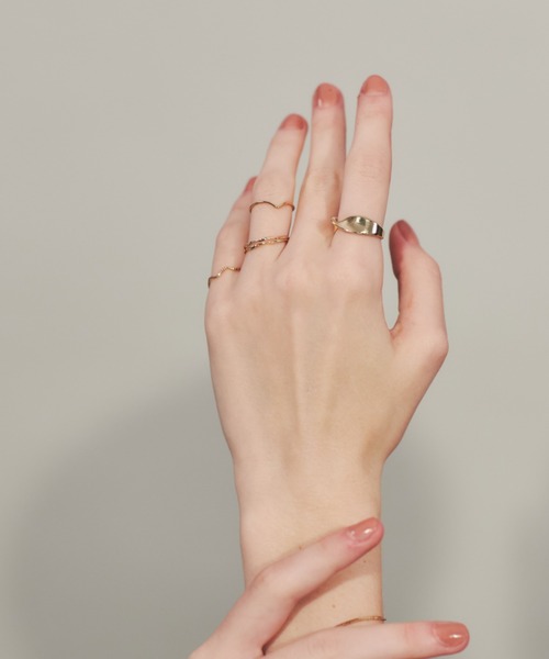 ciite'(シーテ)の「ねじれリング 5セット / five ring set(リング・レディース・ゴールド/シルバー・FREE)」の9枚目の写真