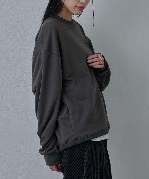 COLONY 2139(コロニートゥーワンスリーナイン)の「シグネチャー刺繍スウェットプルオーバー(Tシャツ/カットソー・メンズ・チャコールグレー/ブラック・LARGE/MEDIUM)」の4枚目の写真