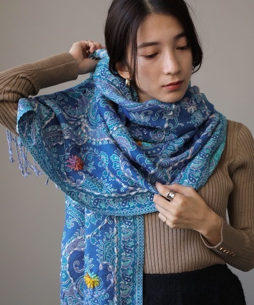 Bou Jeloud(ブージュルード)の「インド刺繍ストール(ストール/ショール・レディース・グリーン/ベージュ/イエロー/ネイビー・フリ-)」の16枚目の写真