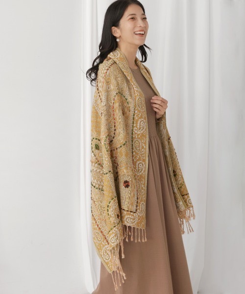 Bou Jeloud(ブージュルード)の「インド刺繍ストール(ストール/ショール・レディース・グリーン/ベージュ/イエロー/ネイビー・フリ-)」の12枚目の写真