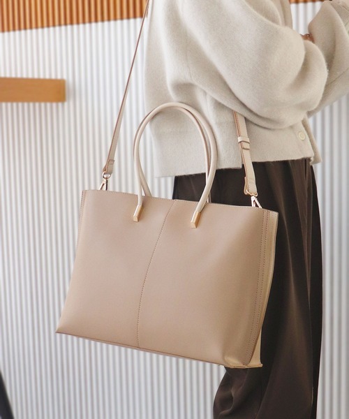 MIAN (ミアン)の「配色ハンドル 横型A4トートバッグ(トートバッグ・レディース・モカ/ブラック/アイボリー/グレー・FREE)」の4枚目の写真