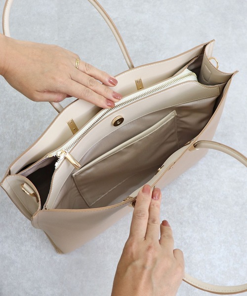 MIAN (ミアン)の「配色ハンドル 横型A4トートバッグ(トートバッグ・レディース・モカ/ブラック/アイボリー/グレー・FREE)」の7枚目の写真