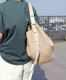 Q | フェイクレザーホーボーバッグ(ボディバッグ/ウエストポーチ)