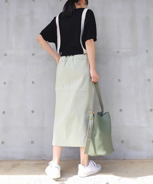 Q(キュー)の「フェイクレザーホーボーバッグ(ボディバッグ/ウエストポーチ・レディース・ベージュ/オリーブ/ブラック・ONE SIZE)」の14枚目の写真