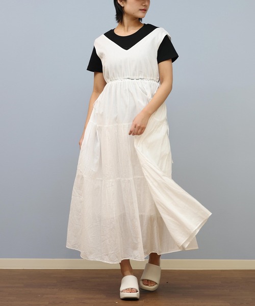 ムラサキスポーツ(ムラサキスポーツ)の「RIKKA FEMME/リッカファム バックオープンティアードワンピース RF25SS25(ワンピース・レディース・アイボリー/ブラック/オレンジ・FREE)」の2枚目の写真