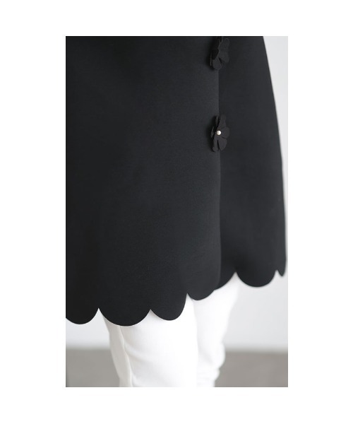 Sawa a la mode（サワアラモード）の「花パール付きダンボールニットコート（ノーカラーコート・レディース・ブラック・FREE）」の9枚目の写真