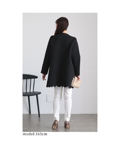 Sawa a la mode（サワアラモード）の「花パール付きダンボールニットコート（ノーカラーコート・レディース・ブラック・FREE）」の13枚目の写真