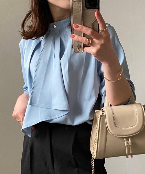 aquagarage（アクアガレージ）の「スカーフタイブラウス（シャツ/ブラウス・レディース・アイボリー/グリーン系その他/ネイビー/ホワイト系その他/ベージュ/ブラック系その他/ライトブルー/スモークピンク/ワイン/ピンク系その他/ブラック/ホワイト・S/L/M/LL）」の8枚目の写真