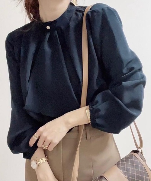 aquagarage（アクアガレージ）の「スカーフタイブラウス（シャツ/ブラウス・レディース・アイボリー/グリーン系その他/ネイビー/ホワイト系その他/ベージュ/ブラック系その他/ライトブルー/スモークピンク/ワイン/ピンク系その他/ブラック/ホワイト・S/L/M/LL）」の4枚目の写真