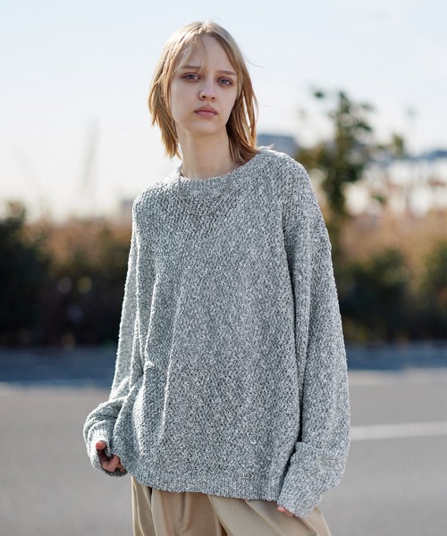 ROCHEM（ローシェン）の「透かし編みメランジクルーネックニット（ニット/セーター・メンズ・ブラック/グレー系/ブルー系/ブラック系1・XS/S/M/L）」の3枚目の写真