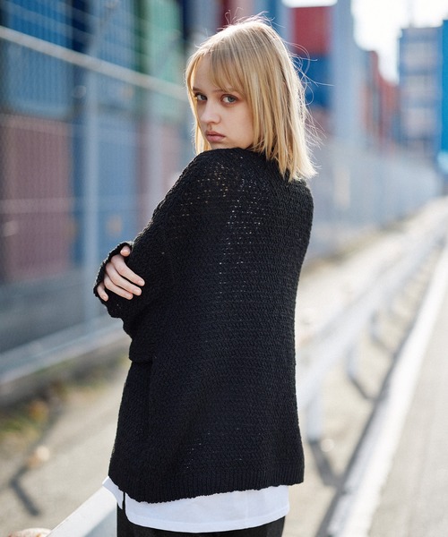 ROCHEM（ローシェン）の「透かし編みメランジクルーネックニット（ニット/セーター・メンズ・ブラック/グレー系/ブルー系/ブラック系1・XS/S/M/L）」の6枚目の写真