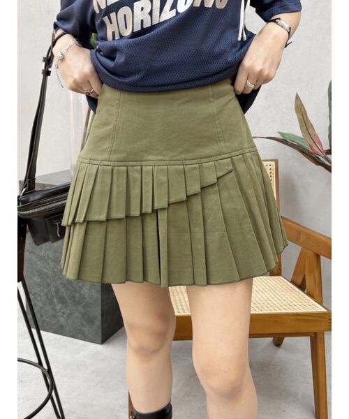 EVRIS(エヴリス)の「レイヤードプリーツミニスカート(スカート・レディース・ベージュ/チャコールグレー/カーキ・MEDIUM/SMALL)」の3枚目の写真