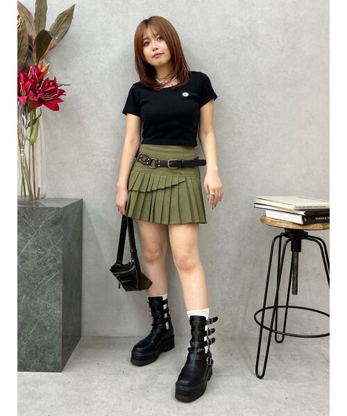 EVRIS(エヴリス)の「レイヤードプリーツミニスカート(スカート・レディース・ベージュ/チャコールグレー/カーキ・MEDIUM/SMALL)」の22枚目の写真