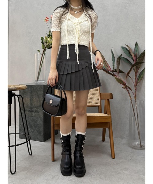 EVRIS(エヴリス)の「レイヤードプリーツミニスカート(スカート・レディース・ベージュ/チャコールグレー/カーキ・MEDIUM/SMALL)」の4枚目の写真